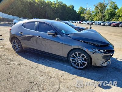 Czwarte zdjęcie samochodu z boku: 2021 MAZDA 3 SELECT VIN:JM1BPAKL3M1402533 - miniatura