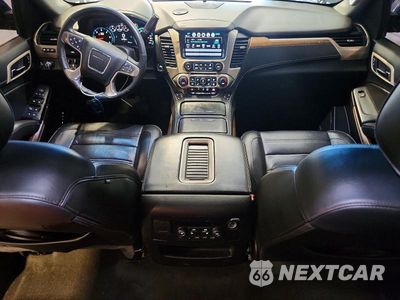 Zdjęcie 8 z 13 samochodu: 2018 GMC YUKON XL DENALI VIN:1GKS1HKJ2JR355974 - miniatura