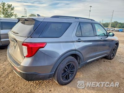 Trzecie zdjęcie samochodu z tyłu: 2022 FORD EXPLORER XLT VIN:1FMSK8DH1NGA23010 - miniatura