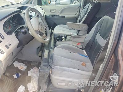 Zdjęcie 7 z 13 samochodu: 2013 TOYOTA SIENNA LE VIN:5TDKK3DC1DS364276 - miniatura