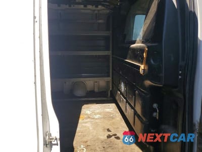 Zdjęcie 11 z 13 samochodu: 2017 CHEVROLET EXPRESS G2500 VIN:1GCWGAFF6H1310666 - miniatura