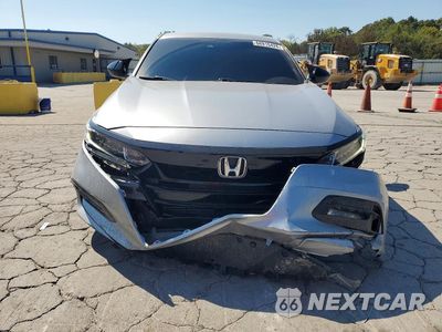 Piąte zdjęcie samochodu w środku: 2018 HONDA ACCORD SPORT VIN:1HGCV1F3XJA152483 - miniatura
