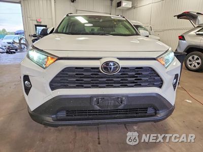 Piąte zdjęcie samochodu w środku: 2019 TOYOTA RAV4 XLE PREMIUM VIN:JTMA1RFV3KD512632 - miniatura