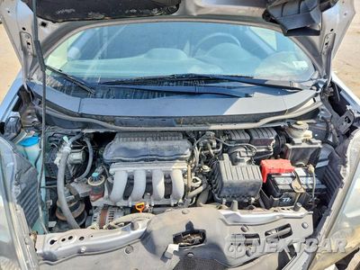 Zdjęcie 11 z 12 samochodu: 2013 HONDA FIT SPORT VIN:JHMGE8H50DC045960 - miniatura