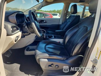Zdjęcie 7 z 13 samochodu: 2020 CHRYSLER VOYAGER LXI VIN:2C4RC1DG2LR172570 - miniatura