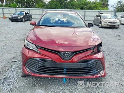 Piąte zdjęcie samochodu w środku: 2020 TOYOTA CAMRY LE VIN:4T1C11AK9LU351319 - miniatura