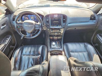 Zdjęcie 8 z 13 samochodu: 2019 CHRYSLER 300 S VIN:2C3CCABG4KH589707 - miniatura