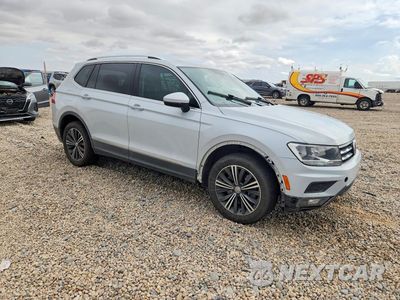 Czwarte zdjęcie samochodu z boku: 2018 VOLKSWAGEN TIGUAN SE VIN:3VV2B7AX1JM018014 - miniatura