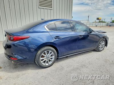Trzecie zdjęcie samochodu z tyłu: 2022 MAZDA 3 PREMIUM VIN:3MZBPBDL4NM319259 - miniatura