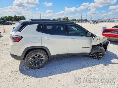 Trzecie zdjęcie samochodu z tyłu: 2019 JEEP COMPASS TRAILHAWK VIN:3C4NJDDB7KT595098 - miniatura