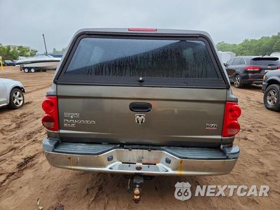 Zdjęcie 6 z 12 samochodu: 2006 DODGE DAKOTA QUAD SLT VIN:1D7HW48N16S630458 - miniatura