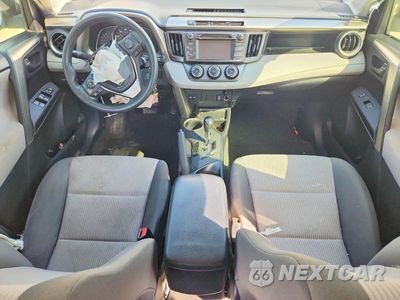 Zdjęcie 8 z 12 samochodu: 2015 TOYOTA RAV4 LE VIN:JTMZFREV7FJ054946 - miniatura