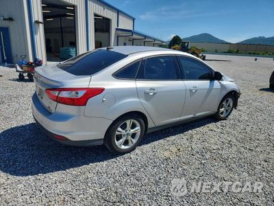 Trzecie zdjęcie samochodu z tyłu: 2014 FORD FOCUS SE VIN:1FADP3F28EL155821 - miniatura