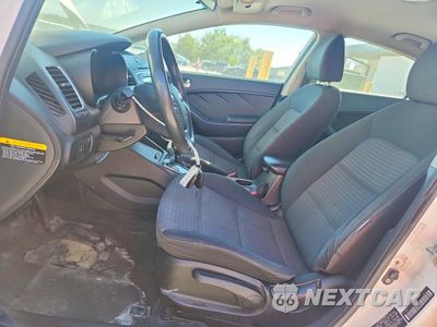 Zdjęcie 7 z 12 samochodu: 2017 KIA FORTE LX VIN:3KPFL4A78HE017443 - miniatura