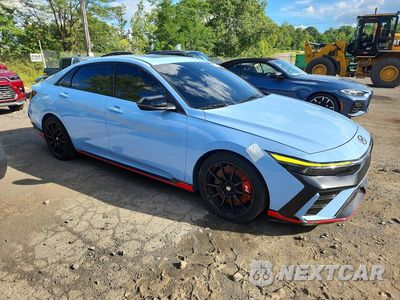 Czwarte zdjęcie samochodu z boku: 2025 HYUNDAI ELANTRA N BASE VIN:KMHLW4DK4SU025022 - miniatura