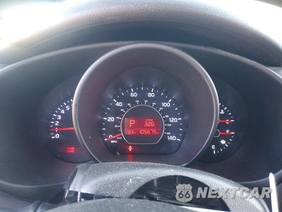 Zdjęcie 9 z 12 samochodu: 2016 KIA SOUL BASE VIN:KNDJN2A27G7317969 - miniatura