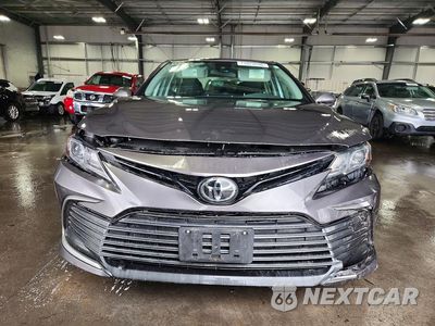 Piąte zdjęcie samochodu w środku: 2022 TOYOTA CAMRY LE VIN:4T1C11AK1NU667686 - miniatura