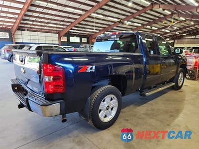 Trzecie zdjęcie samochodu z tyłu: 2008 CHEVROLET SILVERADO K1500 VIN:2GCEK19J381135877 - miniatura