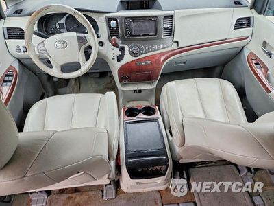 Zdjęcie 8 z 13 samochodu: 2013 TOYOTA SIENNA XLE 8-PASSENGER VIN:5TDYK3DCXDS328029 - miniatura