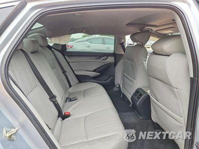 Zdjęcie 10 z 12 samochodu: 2018 HONDA ACCORD TOURING VIN:1HGCV1F91JA174893 - miniatura