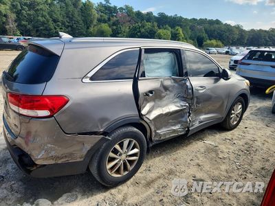 Trzecie zdjęcie samochodu z tyłu: 2016 KIA SORENTO LX VIN:5XYPG4A39GG045923 - miniatura