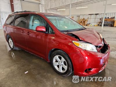 Czwarte zdjęcie samochodu z boku: 2017 TOYOTA SIENNA LE VIN:5TDKZ3DC1HS887962 - miniatura