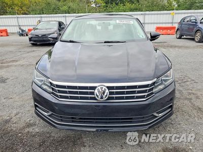 Piąte zdjęcie samochodu w środku: 2017 VOLKSWAGEN PASSAT S VIN:1VWAT7A36HC008091 - miniatura
