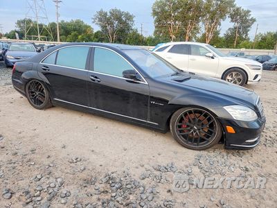 Czwarte zdjęcie samochodu z boku: 2013 MERCEDES-BENZ S 550 VIN:WDDNG7DB6DA507822 - miniatura