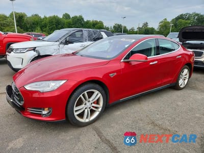 2014 TESLA MODEL S 5YJSA1H17EFP31803 - główne zdjęcie licytacji z USA - miniatura