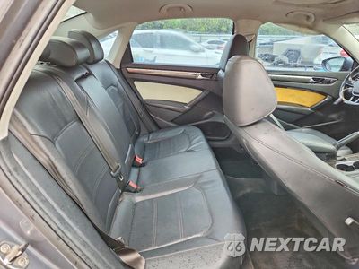 Zdjęcie 10 z 12 samochodu: 2017 VOLKSWAGEN PASSAT SE VIN:1VWBT7A31HC057283 - miniatura