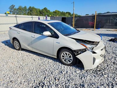Czwarte zdjęcie samochodu z boku: 2018 TOYOTA PRIUS FOUR VIN:JTDKARFUXJ3060565 - miniatura