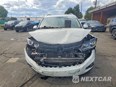 Piąte zdjęcie samochodu w środku: 2015 VOLKSWAGEN TIGUAN S VIN:WVGBV7AXXFW581653 - miniatura