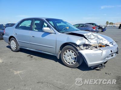 Czwarte zdjęcie samochodu z boku: 2002 HONDA ACCORD LX VIN:3HGCG66562G700393 - miniatura