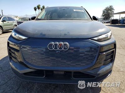 Piąte zdjęcie samochodu w środku: 2025 AUDI Q6 E-TRON PRESTIGE VIN:WA132BGF0SA052488 - miniatura