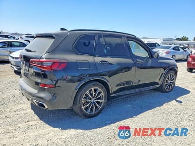 Trzecie zdjęcie samochodu z tyłu: 2021 BMW X5 XDRIVE45E VIN:5UXTA6C0XM9E44336 - miniatura