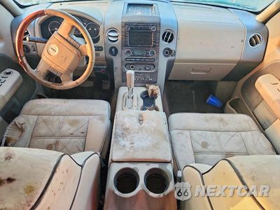 Zdjęcie 8 z 13 samochodu: 2008 LINCOLN MARK LT VIN:5LTPW18518FJ00682 - miniatura