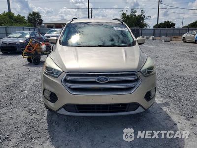 Piąte zdjęcie samochodu w środku: 2017 FORD ESCAPE SE VIN:1FMCU9GD1HUC57702 - miniatura