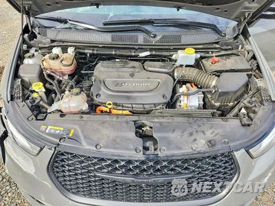 Zdjęcie 12 z 13 samochodu: 2023 CHRYSLER PACIFICA HYBRID LIMITED VIN:2C4RC1S79PR609361 - miniatura