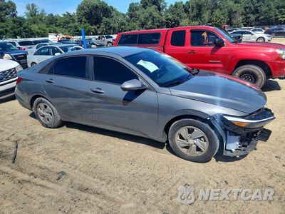 Czwarte zdjęcie samochodu z boku: 2024 HYUNDAI ELANTRA SE VIN:KMHLL4DG3RU782976 - miniatura