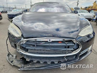 Piąte zdjęcie samochodu w środku: 2013 TESLA MODEL S VIN:5YJSA1CN2DFP28025 - miniatura