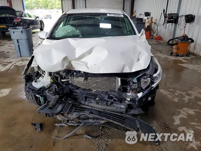Piąte zdjęcie samochodu w środku: 2018 KIA FORTE LX VIN:3KPFK4A77JE214564 - miniatura