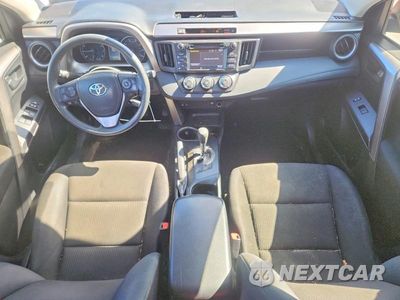 Zdjęcie 8 z 12 samochodu: 2017 TOYOTA RAV4 LE VIN:JTMBFREV5HJ108250 - miniatura