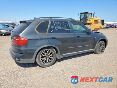 Trzecie zdjęcie samochodu z tyłu: 2011 BMW X5 XDRIVE35I VIN:5UXZV4C55BL742689 - miniatura