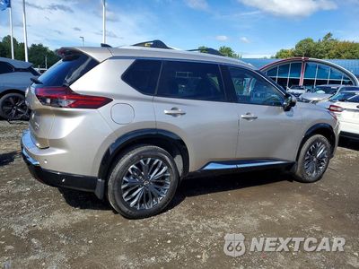 Trzecie zdjęcie samochodu z tyłu: 2026 NISSAN ROGUE PLATINUM VIN:JN8BT3DD7TW491168 - miniatura
