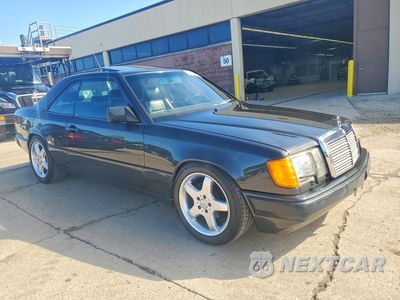 Czwarte zdjęcie samochodu z boku: 1989 MERCEDES-BENZ 300 CE VIN:WDBEA50D6KB004417 - miniatura
