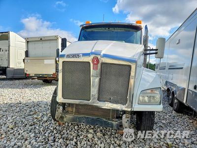 Piąte zdjęcie samochodu w środku: 2020 KENWORTH T880 SEMI TRUCK VIN:1XKZDP9X5LJ390987 - miniatura