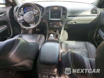 Zdjęcie 8 z 12 samochodu: 2019 CHRYSLER 300 S VIN:2C3CCAGGXKH556445 - miniatura