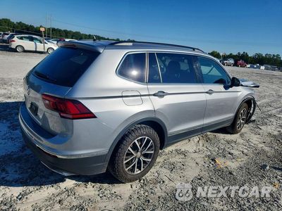 Trzecie zdjęcie samochodu z tyłu: 2020 VOLKSWAGEN TIGUAN SE VIN:3VV3B7AXXLM106700 - miniatura