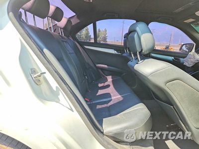 Zdjęcie 10 z 13 samochodu: 2009 MERCEDES-BENZ C 300 VIN:WDDGF54X99R058933 - miniatura
