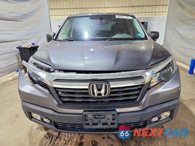 Piąte zdjęcie samochodu w środku: 2017 HONDA RIDGELINE RTL VIN:5FPYK3F65HB023692 - miniatura